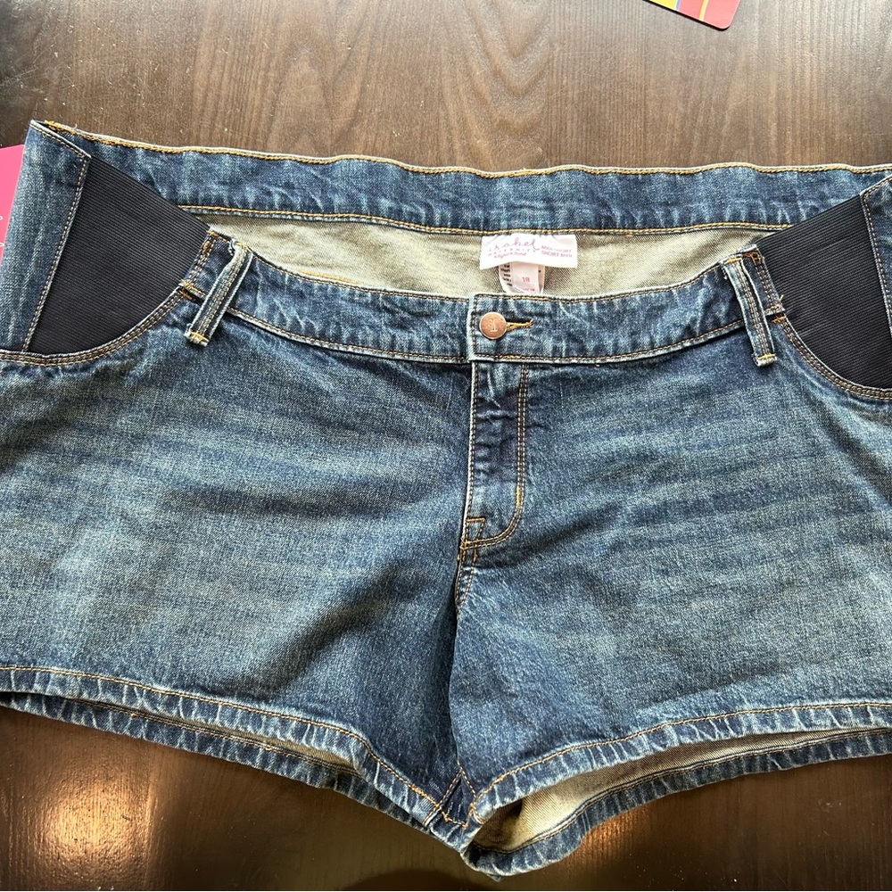 BNWT Maternity By isabel Midi Shorts W/expandable Sides Size 18/34